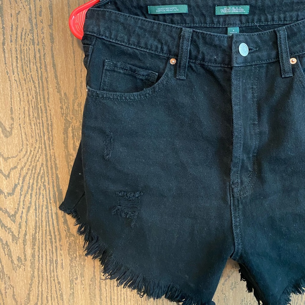 HIGHWASTED SHORTS